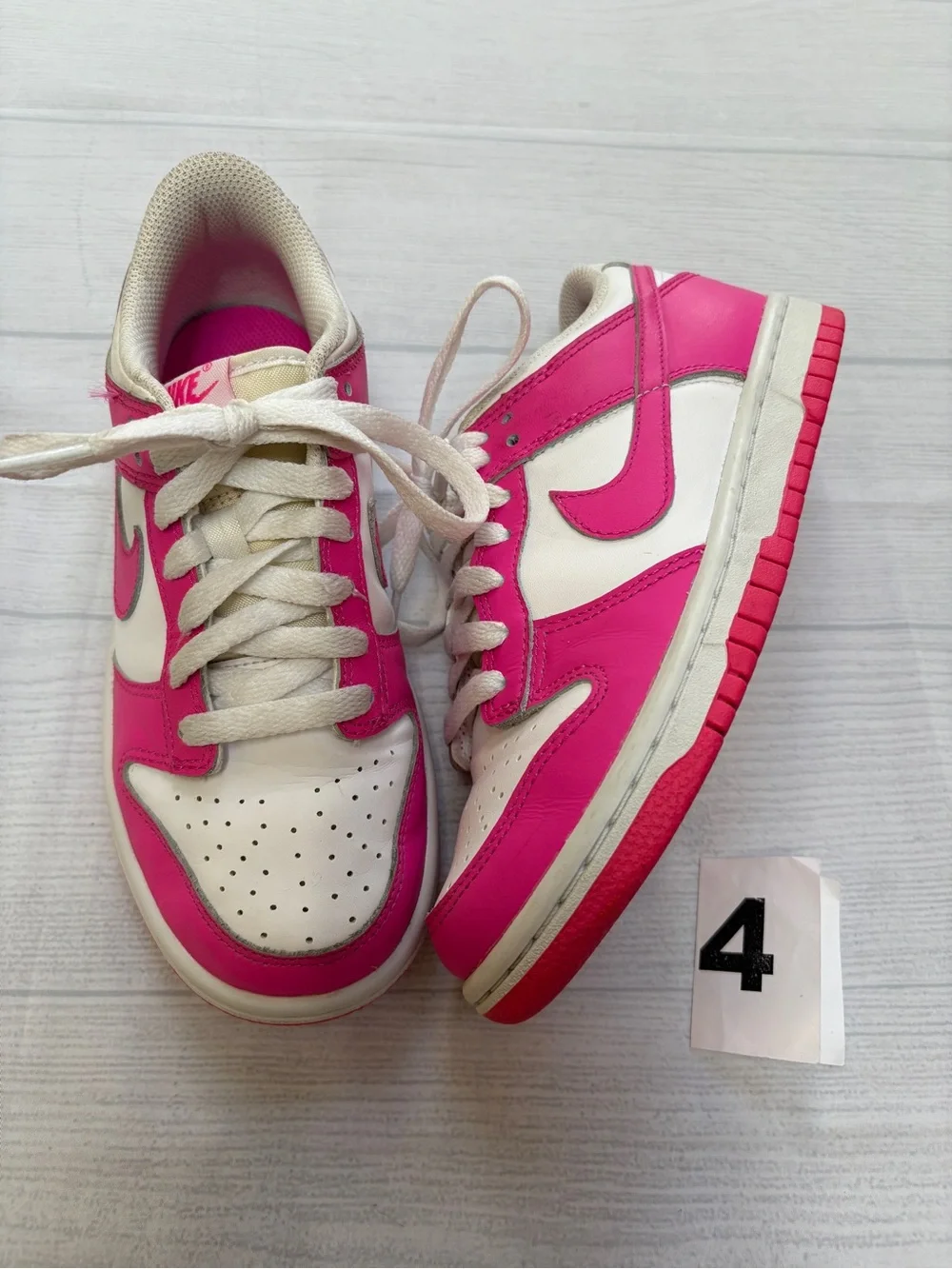 Nike Low-Top Sneakers in Pink and White